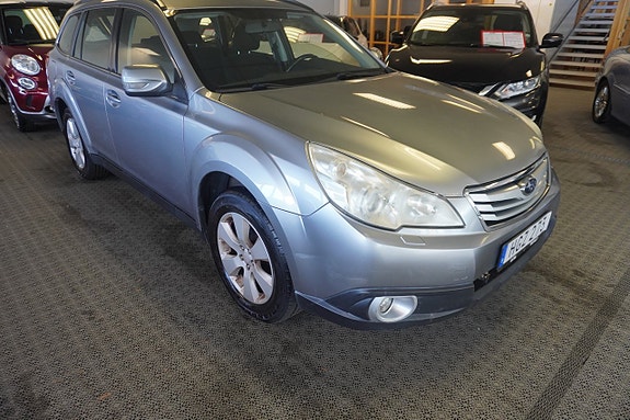 Subaru Outback 2 of 5