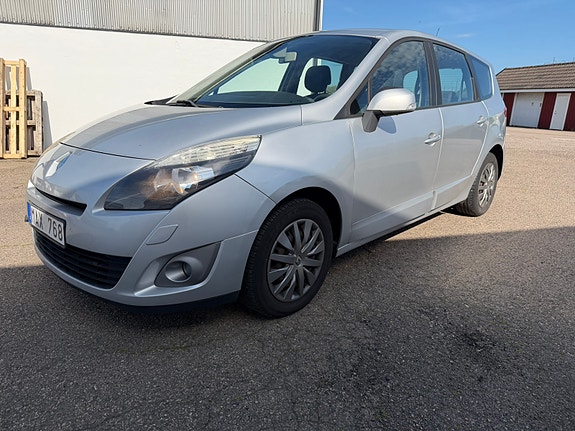 Renault Grand Scenic III 2 of 10