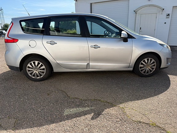 Renault Grand Scenic III 4 of 10