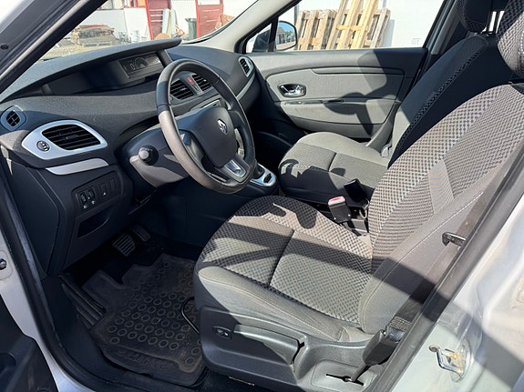 Renault Grand Scenic III 7 of 10