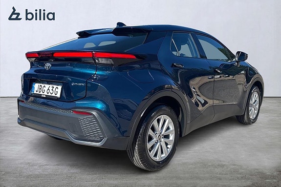 Toyota C-HR 19 of 21