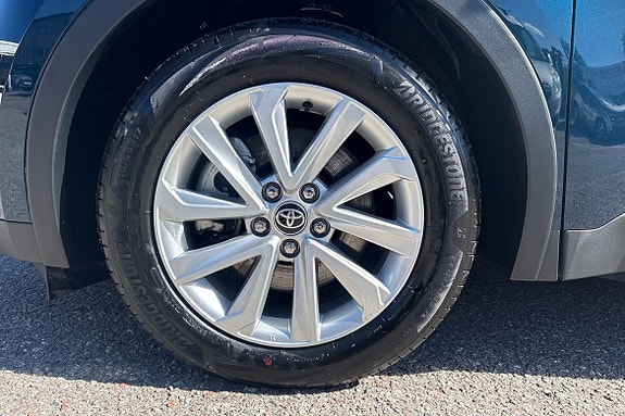 Toyota C-HR 17 of 21