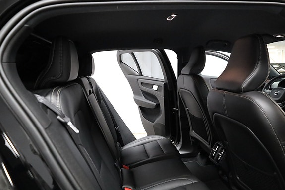 Volvo XC40 17 of 24