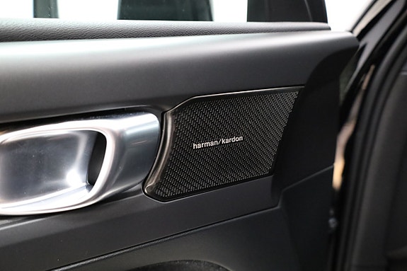 Volvo XC40 12 of 24