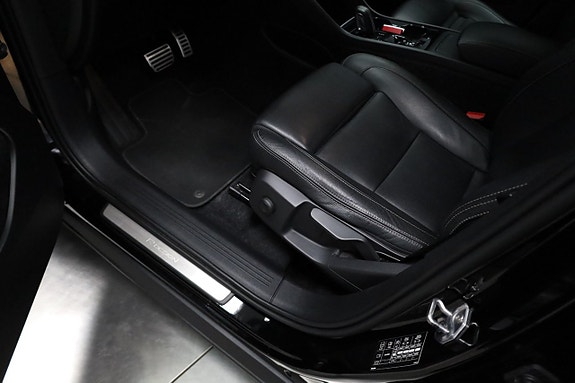 Volvo XC40 13 of 24