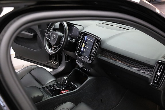 Volvo XC40 18 of 24