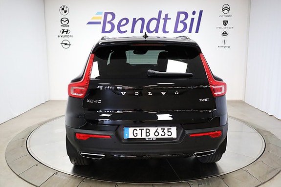 Volvo XC40 9 of 24