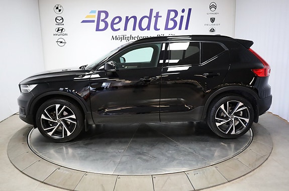 Volvo XC40 6 of 24