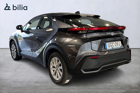 Toyota C-HR 2 of 5