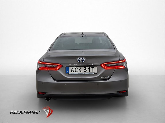 Toyota Camry 5 of 25