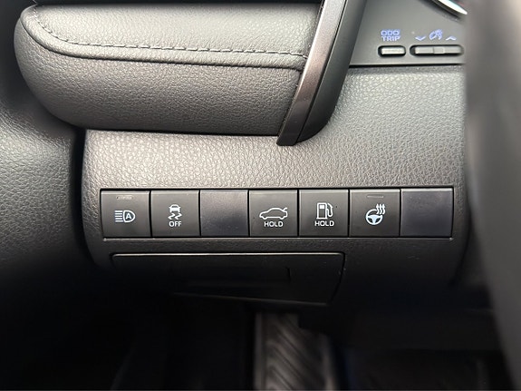 Toyota Camry 17 of 25