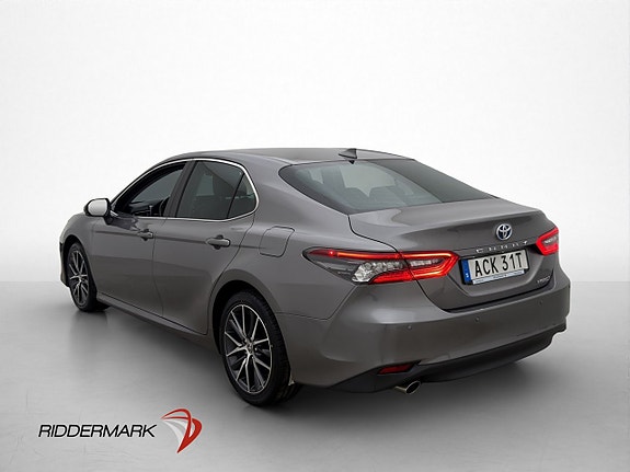 Toyota Camry 4 of 25