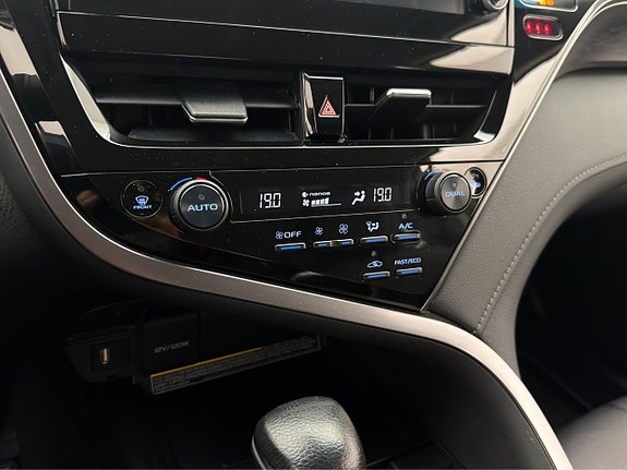 Toyota Camry 19 of 25