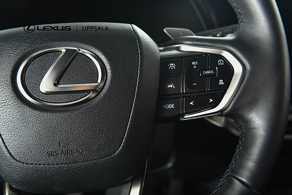 Lexus RX450h+ 14 of 23