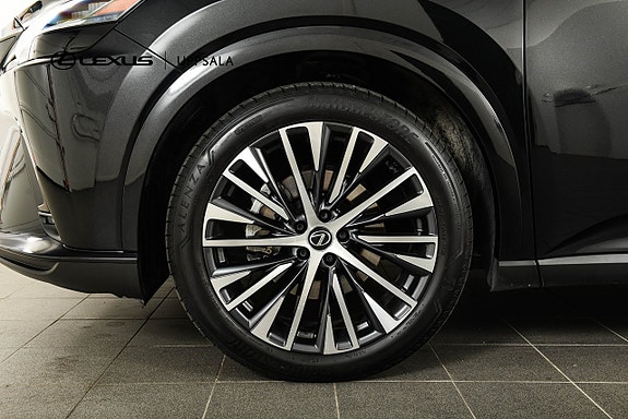 Lexus RX450h+ 23 of 23