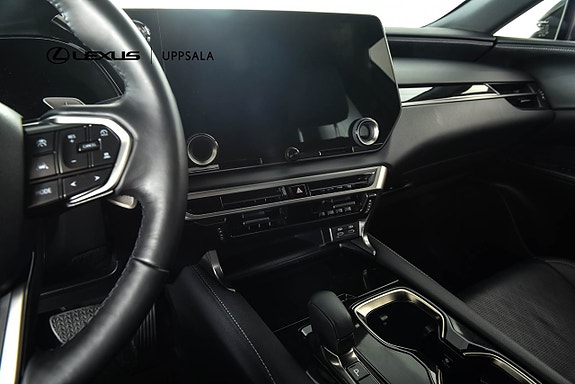 Lexus RX450h+ 16 of 23