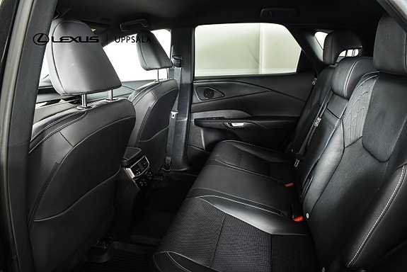 Lexus RX450h+ 7 of 23