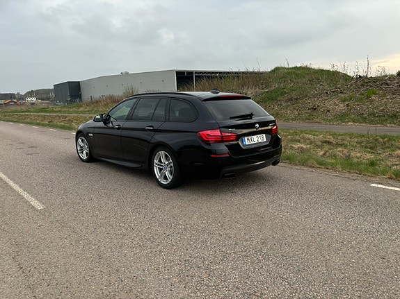 BMW M550d 4 of 5
