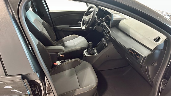 Dacia Sandero 3 of 5