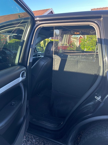 Porsche Cayenne S 7 of 10