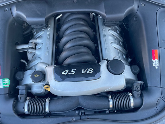 Porsche Cayenne S 9 of 10