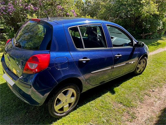 Renault Clio 3 of 8