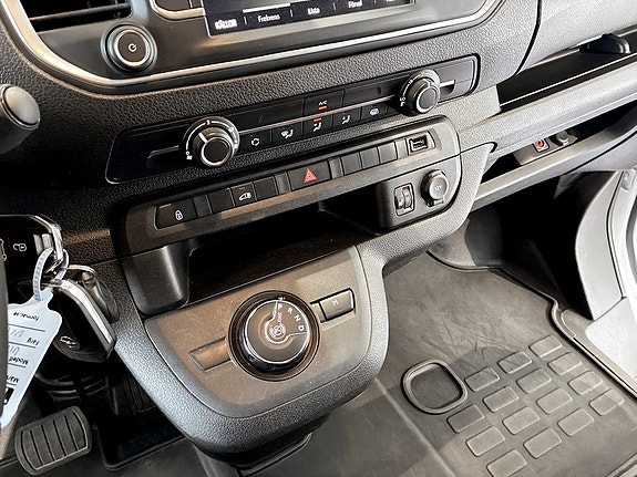 Opel Vivaro 14 of 18