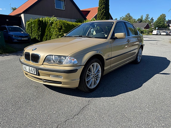 BMW 330Xi 5 of 5