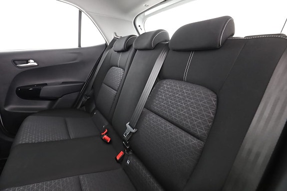Kia Picanto 15 of 30