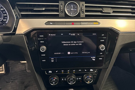 Volkswagen Passat Alltrack 18 of 20