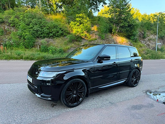 Land Rover Range Rover Sport 17 of 20
