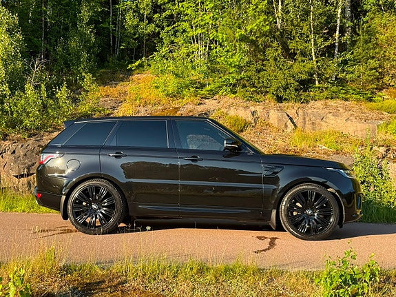 Land Rover Range Rover Sport 3 of 5