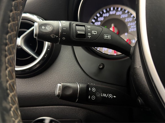 Mercedes-Benz GLA220 26 of 30