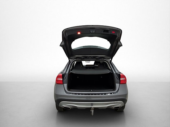 Mercedes-Benz GLA220 9 of 30