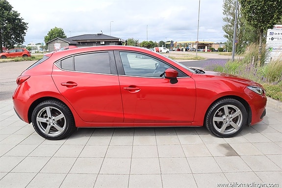 Mazda 3 8 of 16