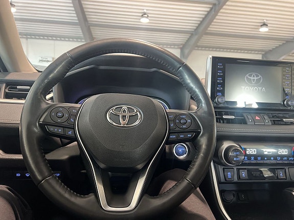 Toyota RAV4 13 of 22
