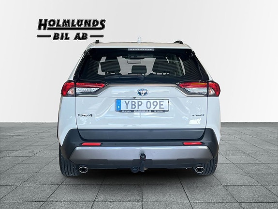 Toyota RAV4 4 of 5
