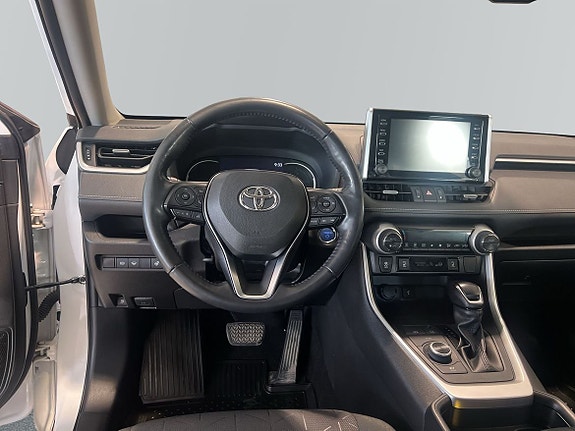 Toyota RAV4 9 of 22