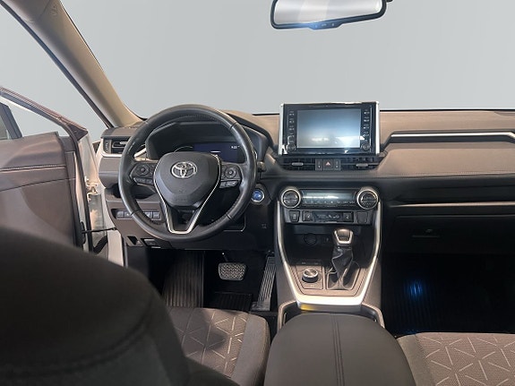 Toyota RAV4 8 of 22