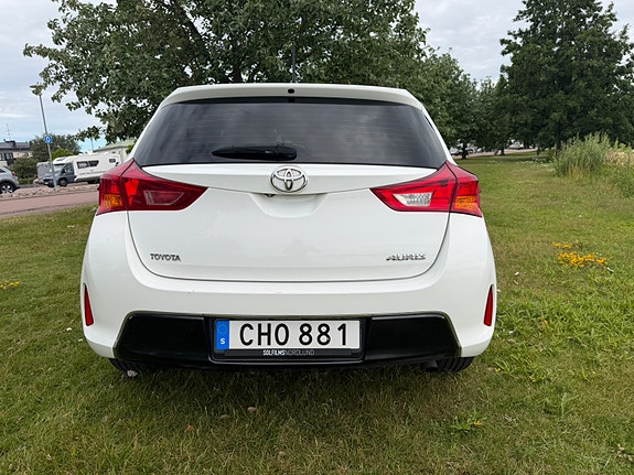 Toyota Auris 3 of 5