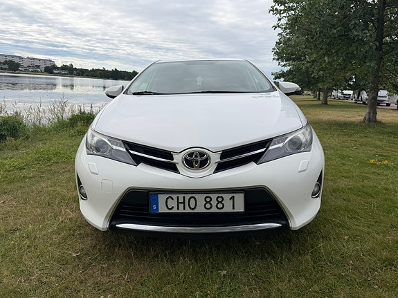 Toyota Auris 5 of 5