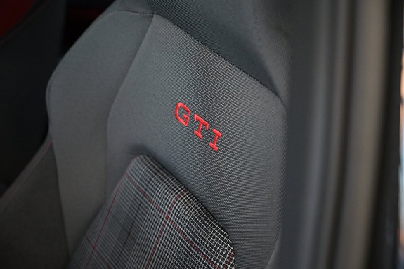 Volkswagen Golf I 17 of 24