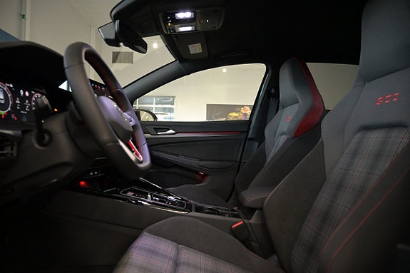 Volkswagen Golf I 15 of 24