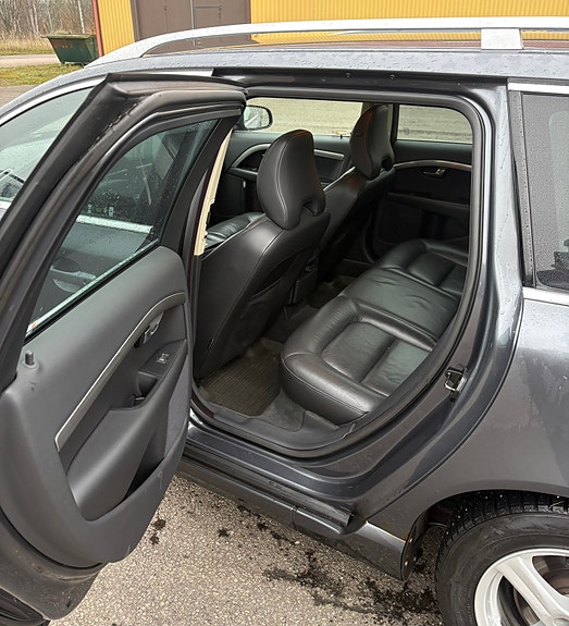 Volvo V70 6 of 6
