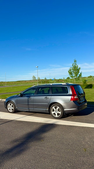 Volvo V70 3 of 6