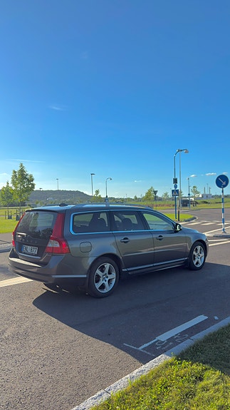 Volvo V70 4 of 6