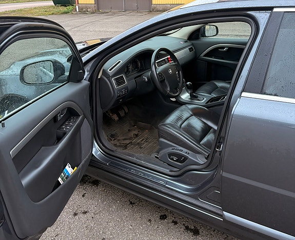 Volvo V70 5 of 6