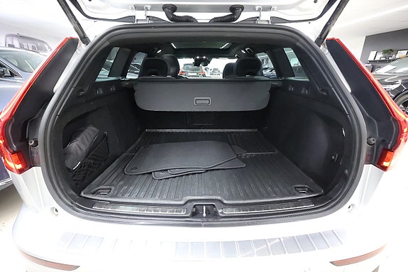 Volvo V60 Cross Country 9 of 24