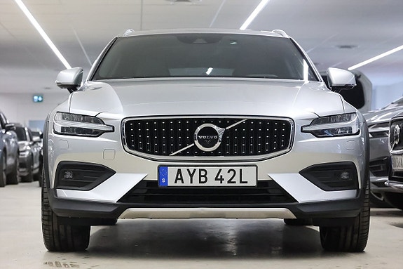 Volvo V60 Cross Country 5 of 24