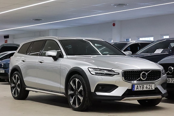 Volvo V60 Cross Country 6 of 24